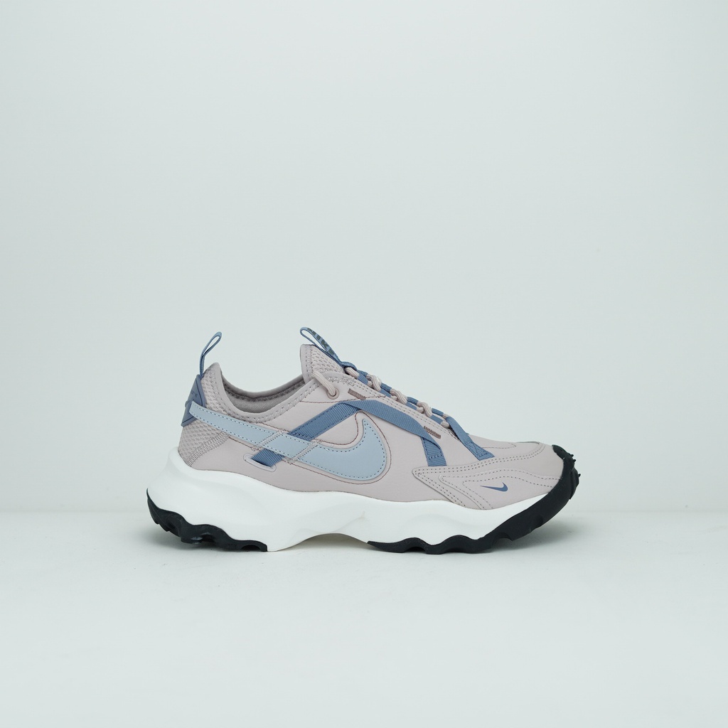 NIKE TC 7900