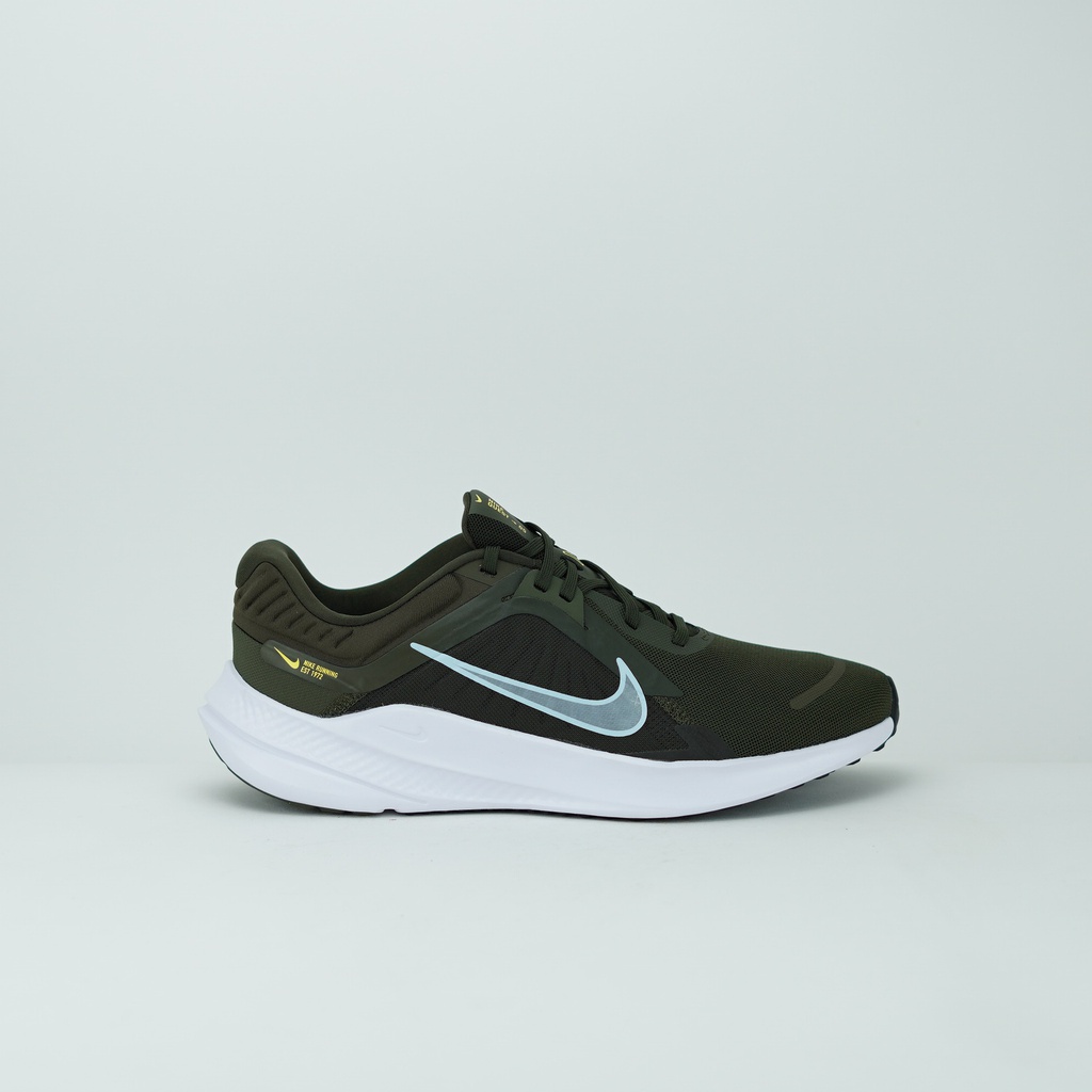 NIKE QUEST 5