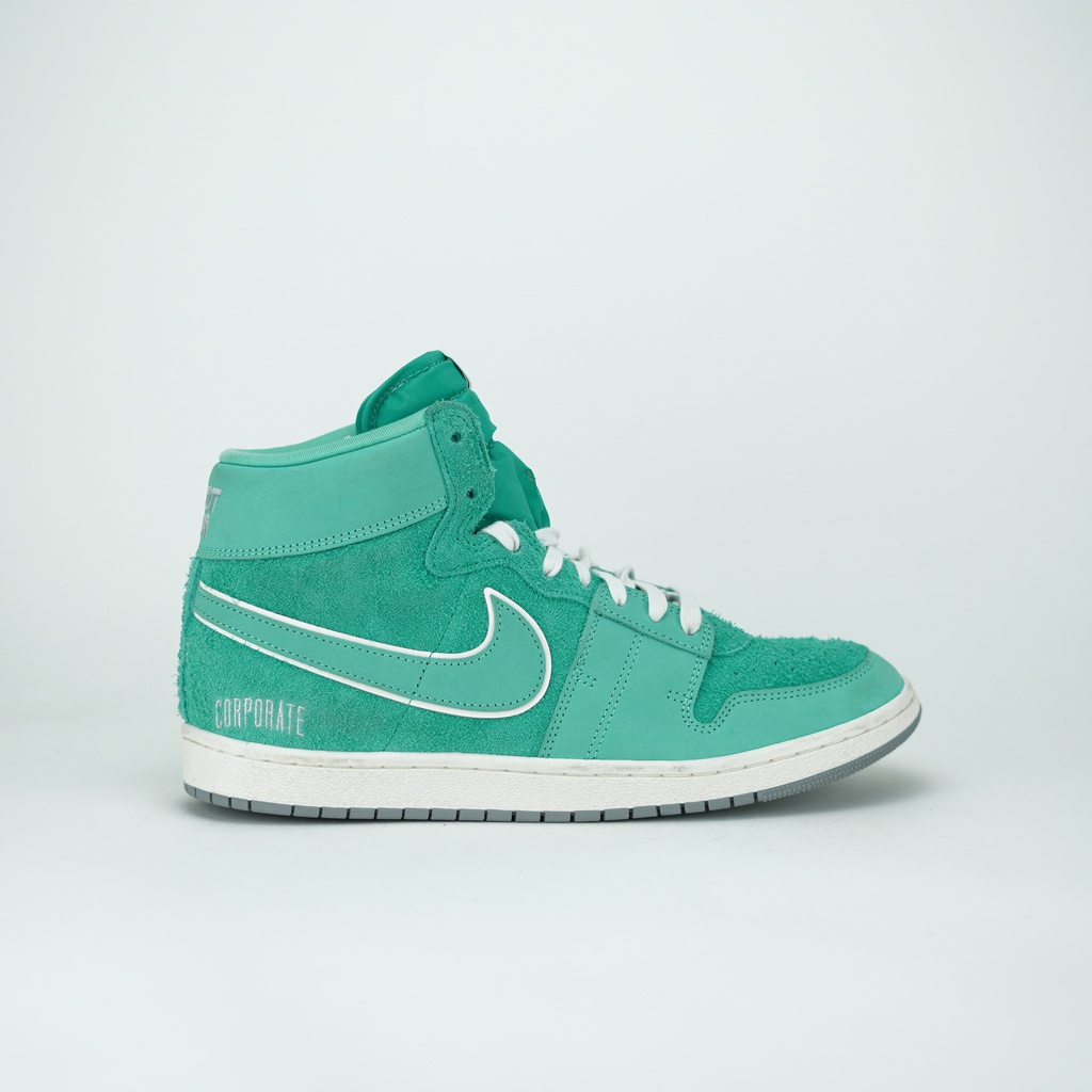 NIKE X CORPORATE JORDAN