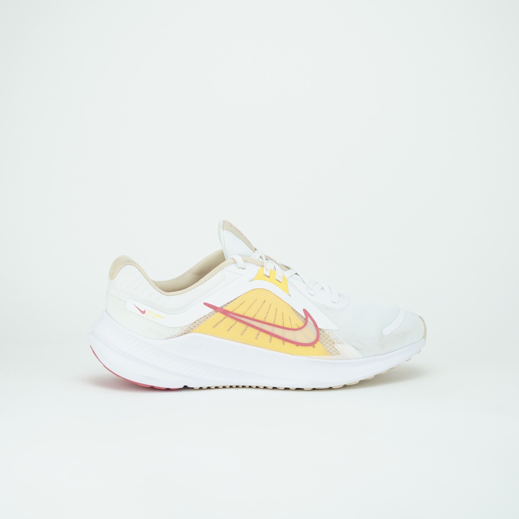 NIKE QUEST 5