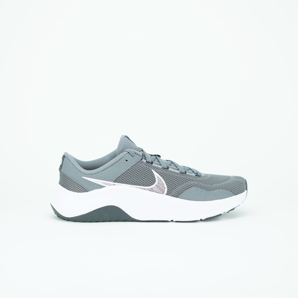 NIKE LEGEND ESSENTIAL 3