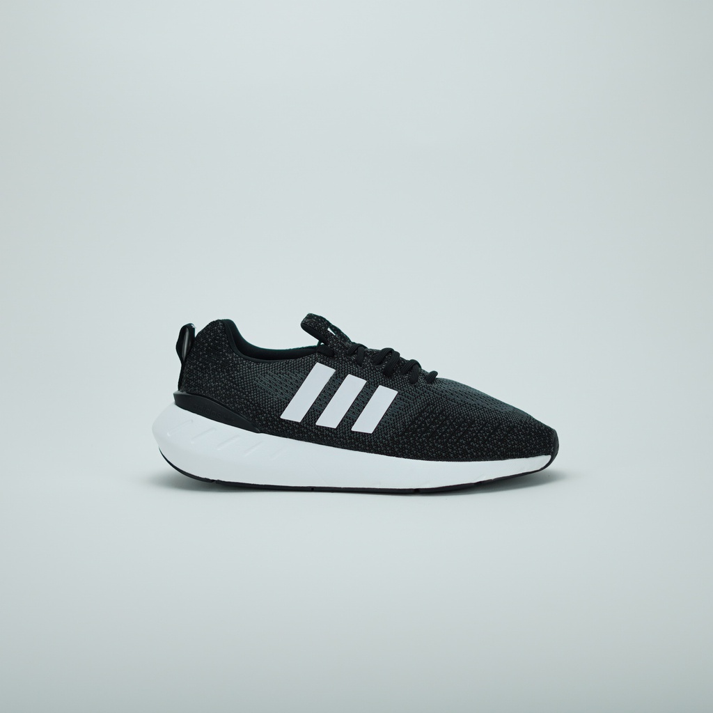 ADIDAS SWIFT RUN 22