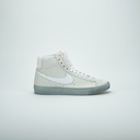 NIKE BLAZZER MID