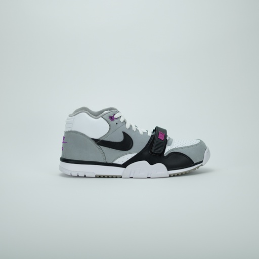 NIKE AIR TRAINER 1